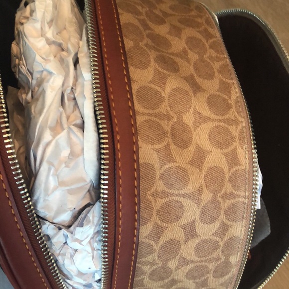 Academy Signature Coach Back-Pack - Picture 4 of 6